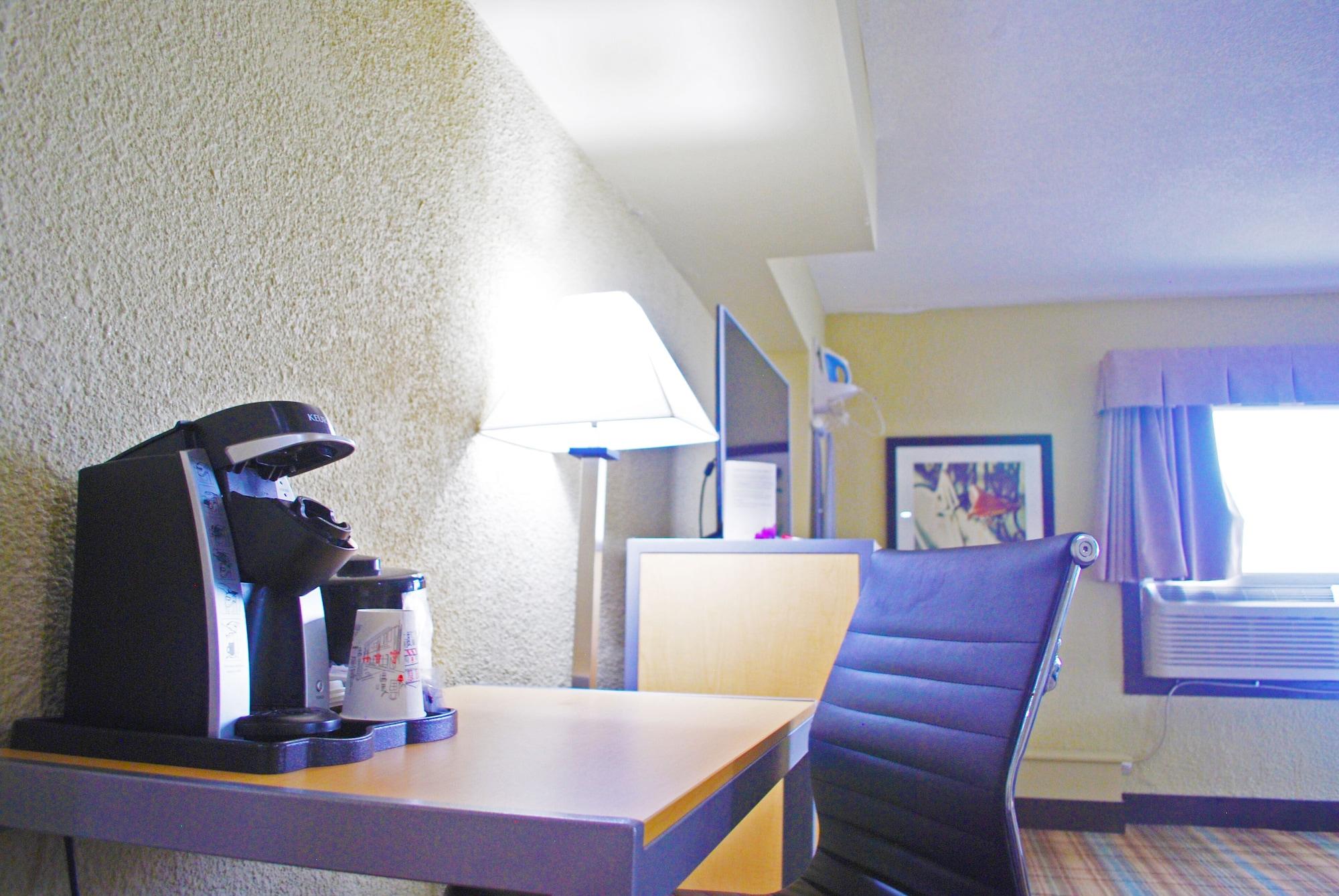 Ramada By Wyndham Edmonton Yellowhead Nw Eksteriør bilde