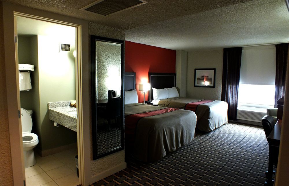 Ramada By Wyndham Edmonton Yellowhead Nw Eksteriør bilde
