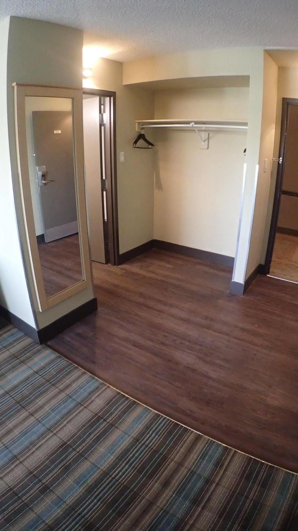 Ramada By Wyndham Edmonton Yellowhead Nw Eksteriør bilde