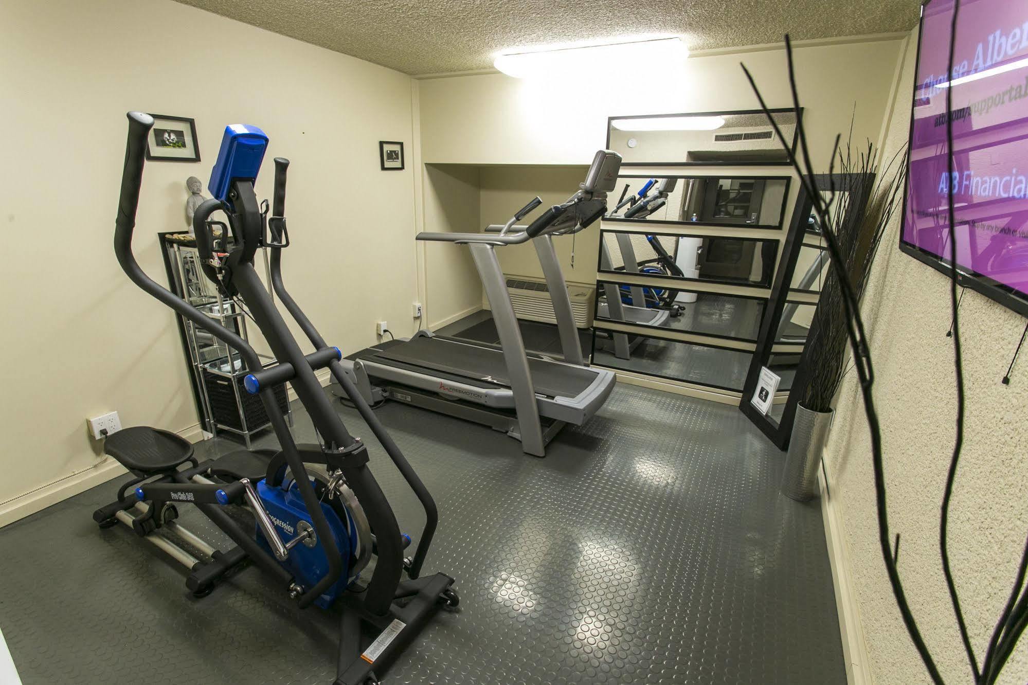Ramada By Wyndham Edmonton Yellowhead Nw Eksteriør bilde